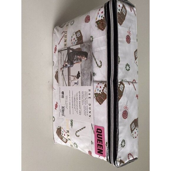 Rae Dunn By Enchante Gingerbread House Candy Cane Christmas Queen Sheet Set NEW - Picture 11 of 12